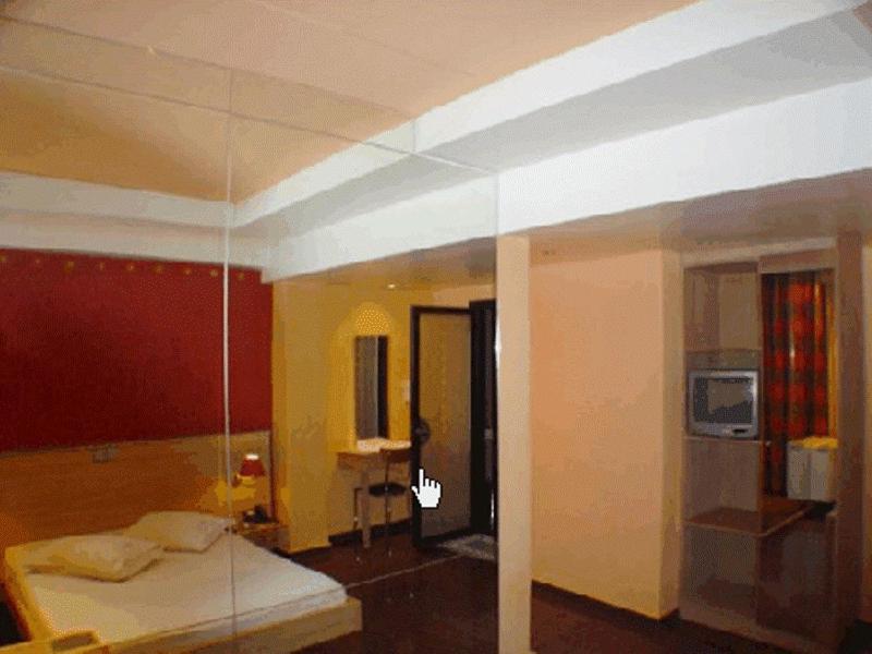 Hotel Niki Piraeus Buitenkant foto
