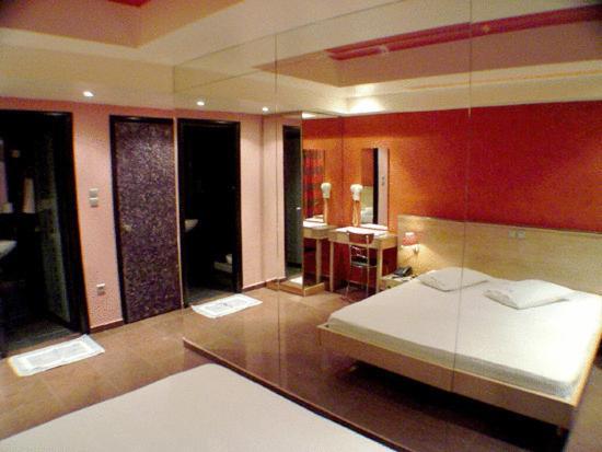 Hotel Niki Piraeus Buitenkant foto